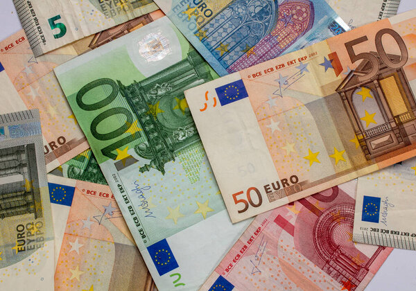 Евро банкноты, деньги крупным планом