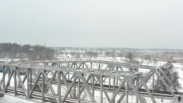 Comboio Suburbano Elétrico Passando Pela Ponte Ferroviária Coberta Neve Inverno — Vídeo de Stock