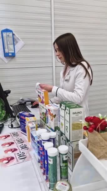 Ungheni Moldova January 2024 View Pharmacy Female Pharmacist Workplace Front — Stock Video