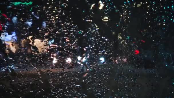 Kış Gecesi Şehir Trafik Kameraları Karla Kaplı Aracın Camından Görüldüğü — Stok video