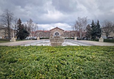CHISINAU demiryolu istasyonu Moldov Cumhuriyeti 'nin ana binasının dış görüntüsü