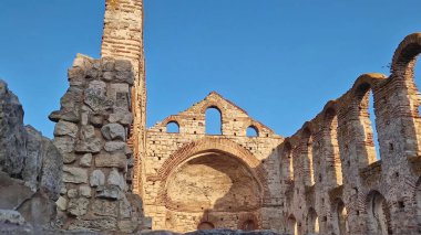 Ayasofya Ortaçağ Kilisesi kalıntıları, Eski Nessebar kasabasındaki Eski Piskopos, Bulgaristan 'daki UNESCO dünya mirası, antik Mesembria yerleşimi