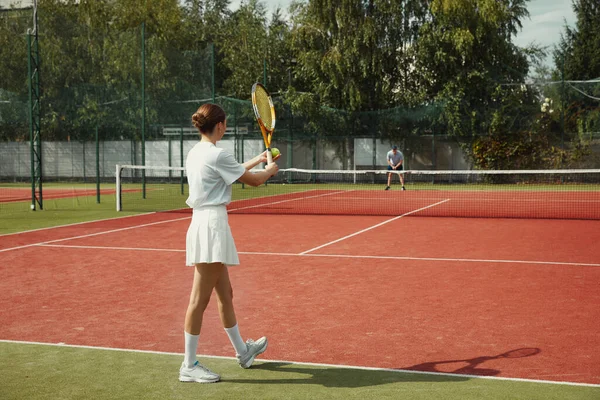 Tennis Player White Outfit Serving Ball Match Young Female Playing — Stock Photo, Image