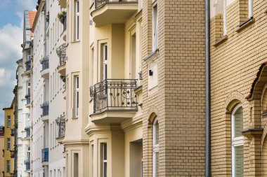Gayrimenkul bölgesi. Tarihi Avrupa konutları. Balkon.