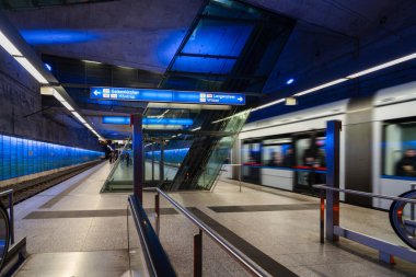 Almanya Kuzey Ren Vestfalyası, Bochum 13 Mart 2024, Bahnhof Rathaus-Sud metro istasyonu