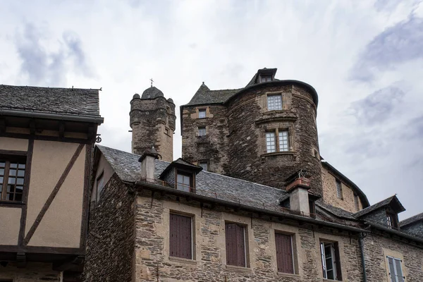 法国Averon的Estaing镇全景 一个古老的风景如画的石村 — 图库照片