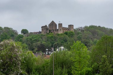 Fransa 'nın Paris yakınlarındaki Chevreuse şehrinde bulunan Chateau de la Madeleine.