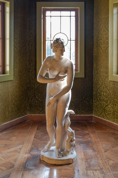 フランスのシュトー シュノノーの白い大理石彫刻の詳細 — ストック写真