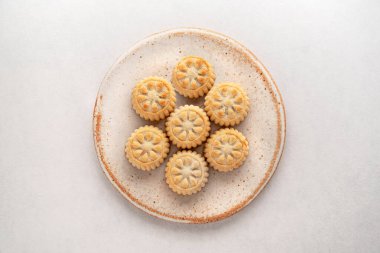 Maamoul, içi hurma hamuruyla dolu geleneksel doğu hamur işi.