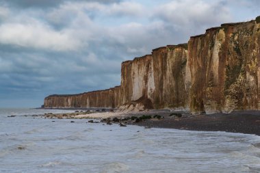 Normandiya 'da Albatre Cte d' Albatre 'de uçurumun bir kısmının düşmesiyle...