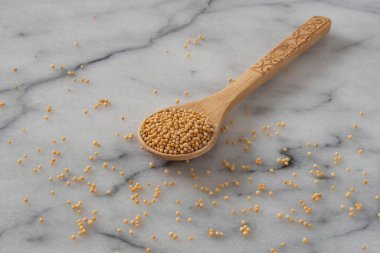 Sarı hardal tohumlarına yakın çekim