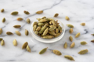 Yeşil kakule tohumlarına yakın çekim