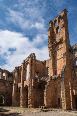 Fransa 'nın güneyindeki Alet les Bains Manastırı' nın harabesi.