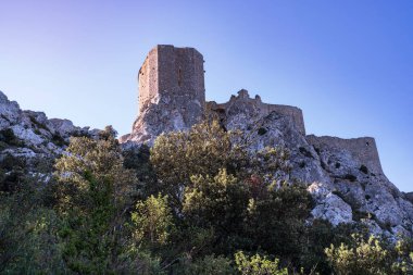 Güney Fransa 'nın Cathar bölgesindeki ortaçağ Quribus kalesinin kalıntıları.