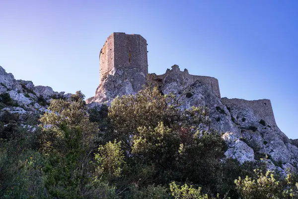 Güney Fransa 'nın Cathar bölgesindeki ortaçağ Quribus kalesinin kalıntıları.