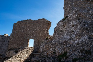 Fransa, Languedoc 'ta bulunan Cathare de Peyrepertuse Şatosu