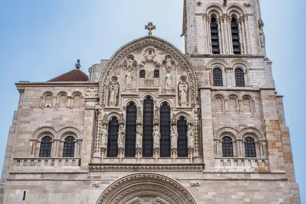 Burgundy, Fransa 'daki Vzelay Bazilikası' nın dış görünüşü