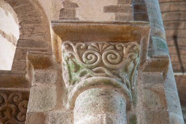 Fransa, Normandiya 'daki Mont Saint-Michel Manastırı' ndaki heykellerin detayları