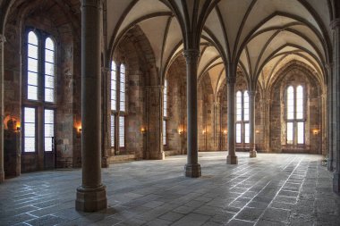 Fransa, Normandiya 'daki Mont Saint-Michel Manastırı' ndaki heykellerin detayları