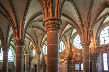 Fransa, Normandiya 'daki Mont Saint-Michel Manastırı' ndaki heykellerin detayları