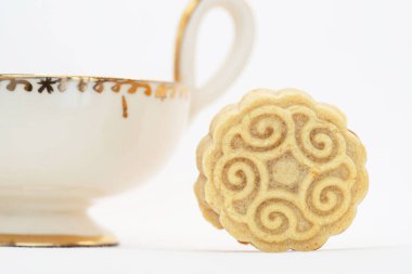 Mamoul, hurma ezmesiyle doldurulmuş Doğu hamur işi.