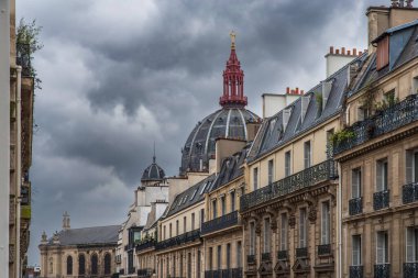 Paris, Fransa 'daki Saint Augustin Katedrali' nin dışı.