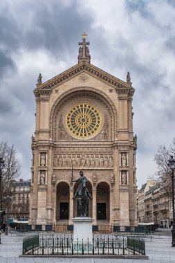 Paris, Fransa 'daki Saint Augustin Katedrali' nin dışı.