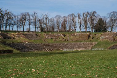 Fransa 'nın Burgundy kentindeki Autun kasabasında Roma amfitiyatrosu