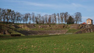 Fransa 'nın Burgundy kentindeki Autun kasabasında Roma amfitiyatrosu
