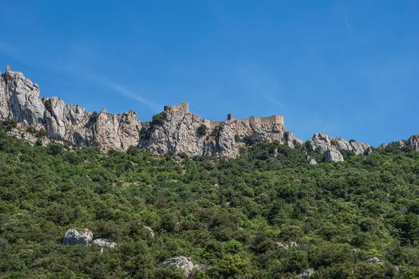 Fransa 'nın güneyindeki Peyrepertuse Ortaçağ Cathar Kalesi