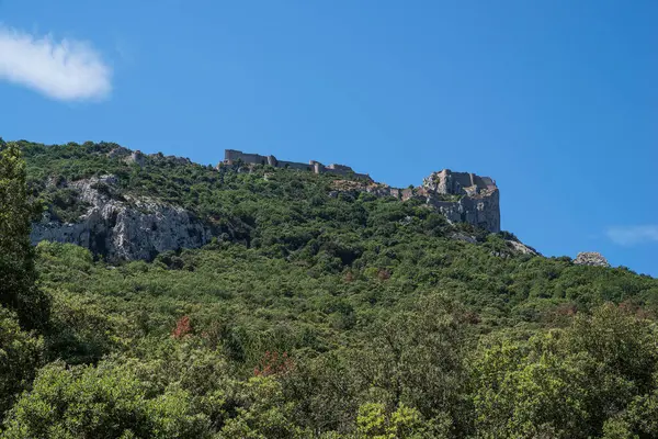 Fransa 'nın güneyindeki Peyrepertuse Ortaçağ Cathar Kalesi