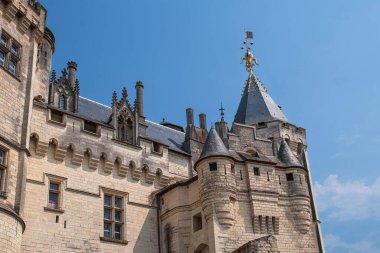 Saumur Kalesi, Fransa 'daki Loire Vadisi' nde ortaçağ mimarisi.