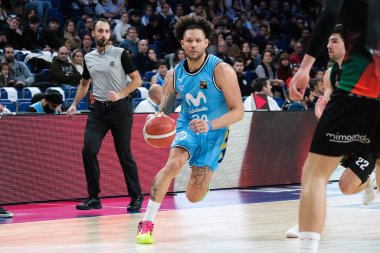 Movistar Estudiantes oyuncusu Movistar Estudiantes ile Cantabria arasında oynanan LEB Oro Maçı sırasında WiZink Center 'da görüldü. 3 Aralık