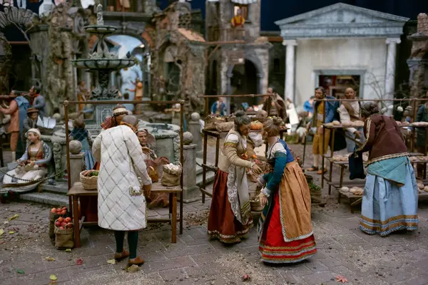 Several Figures 18Th Century Neapolitan Nativity Scene Prince Displayed Presentation — Stock Photo, Image