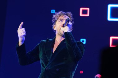 Şarkıcı David Bisbal 6 Aralık 2023 'te Madrid' deki Wizcenter 'da düzenlenen I Feel Cour 2023 konserinde performans sergiliyor.