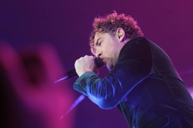 Şarkıcı David Bisbal 6 Aralık 2023 'te Madrid' deki Wizcenter 'da düzenlenen I Feel Cour 2023 konserinde performans sergiliyor.