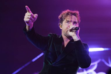 Şarkıcı David Bisbal 6 Aralık 2023 'te Madrid' deki Wizcenter 'da düzenlenen I Feel Cour 2023 konserinde performans sergiliyor.