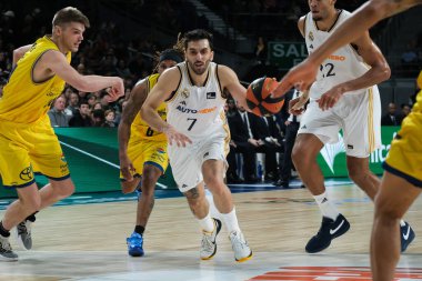 Real Madrid takımından Facundo Campazzo, Real Madrid ile Dreamland Gran Canaria arasındaki maç sırasında 10 Aralık 2023 tarihinde İspanya 'nın başkenti Madrid' de oynanmıştır.