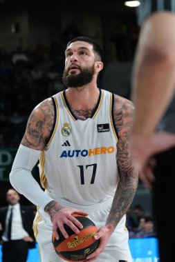 Real Madrid 'den Vincent Poirier, Real Madrid ile Dreamland Gran Canaria arasındaki maç sırasında 10 Aralık 2023 tarihinde İspanya' nın başkenti Madrid 'de oynanmıştır.