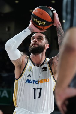 Real Madrid 'den Vincent Poirier, Real Madrid ile Dreamland Gran Canaria arasındaki maç sırasında 10 Aralık 2023 tarihinde İspanya' nın başkenti Madrid 'de oynanmıştır.