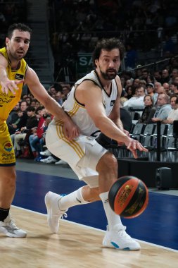 Real Madrid 'den Sergio Llull, Real Madrid ile Dreamland Gran Canaria arasındaki maç sırasında 10 Aralık 2023 tarihinde İspanya' nın başkenti Madrid 'de oynanmıştır.