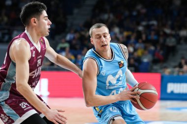 Movistar Estudiantes oyuncusu Movistar Estudiantes ile ICG Forca Lleida arasında oynanan LEB Oro Maçı sırasında 10 Aralık 'ta WiZink Center Madrid' de görüldü.