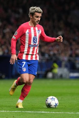Madrid UEFA Şampiyonlar Ligi sırasında Atletico de Madrid 'den Antoine Griezmann ve 13 Aralık 2023 tarihinde Madrid, İspanya' da SS Lazio Mertropolitano Stadyumu. 