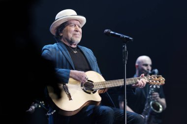 Joaquin Sabina 18 Aralık 2023 tarihinde İspanya 'nın Madrid şehrinde WiZink Center' da sahne almaktadır..