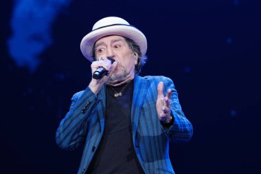 Joaquin Sabina 18 Aralık 2023 tarihinde İspanya 'nın Madrid şehrinde WiZink Center' da sahne almaktadır..