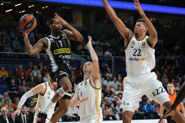 Partizan Mozzart Bet Belgrad 'dan J. Bolomboy, 21 Aralık 2023 tarihinde İspanya' nın başkenti WiZink 'te Real Madrid ile Partizan Belgrad arasındaki Türk Hava Yolları EuroLeague' inde görev aldı.