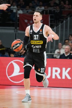Partizan Mozzart Bet 'ten Mateusz Ponitka Belgrad, 21 Aralık 2023 tarihinde İspanya' nın başkenti WiZink 'te Real Madrid ile Partizan Belgrad arasındaki Türk Hava Yolları EuroLeague' inde oynuyor.
