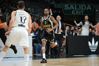 Partizan Mozzart Bet Belgrad 'dan J. Bolomboy, 21 Aralık 2023 tarihinde İspanya' nın başkenti WiZink 'te Real Madrid ile Partizan Belgrad arasındaki Türk Hava Yolları EuroLeague' inde görev aldı.