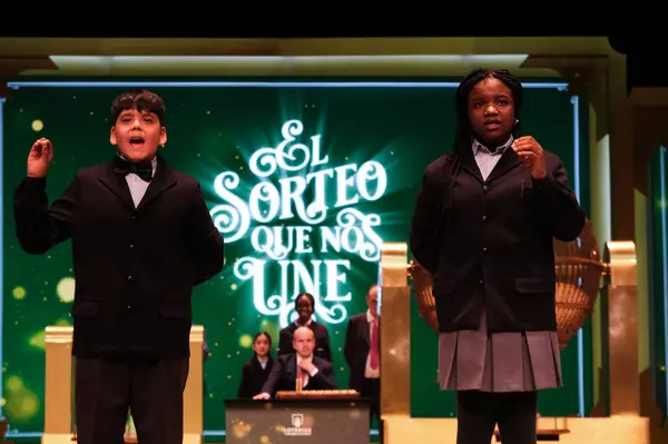 Děti San Ildefonso Zpívat Loterijní Míče Čísly Mimořádné Draw Christmas — Stock fotografie