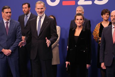 İspanya Kralı VI. Felipe ve İspanya Kraliçesi Letizia 21 Aralık 2023 tarihinde İspanya 'nın Madrid kentinde düzenlenen Ulusal Konferans Salonu' nda düzenlenen İspanya Başkanlığı kapanış konserine katıldılar..